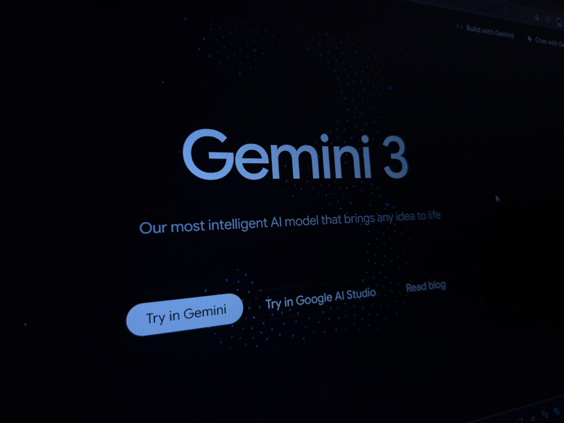 Google Gemini 3打遍AI無敵手，科技大佬棄用ChatGPT、奧特曼也讚聲！谷歌市值直逼4兆美元