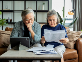 明明勞退金額都一樣！他「做錯1決定」，十年後資產慘輸千萬…退休金放ETF翻4倍，50後必學複利策略