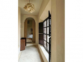 古城裡的寧靜之繭