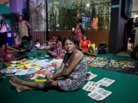 公路劃開雨林,也切斷回家的路!土地與生計都被奪走,亞馬遜原住民嘆「我們失去了一切」【圖輯】