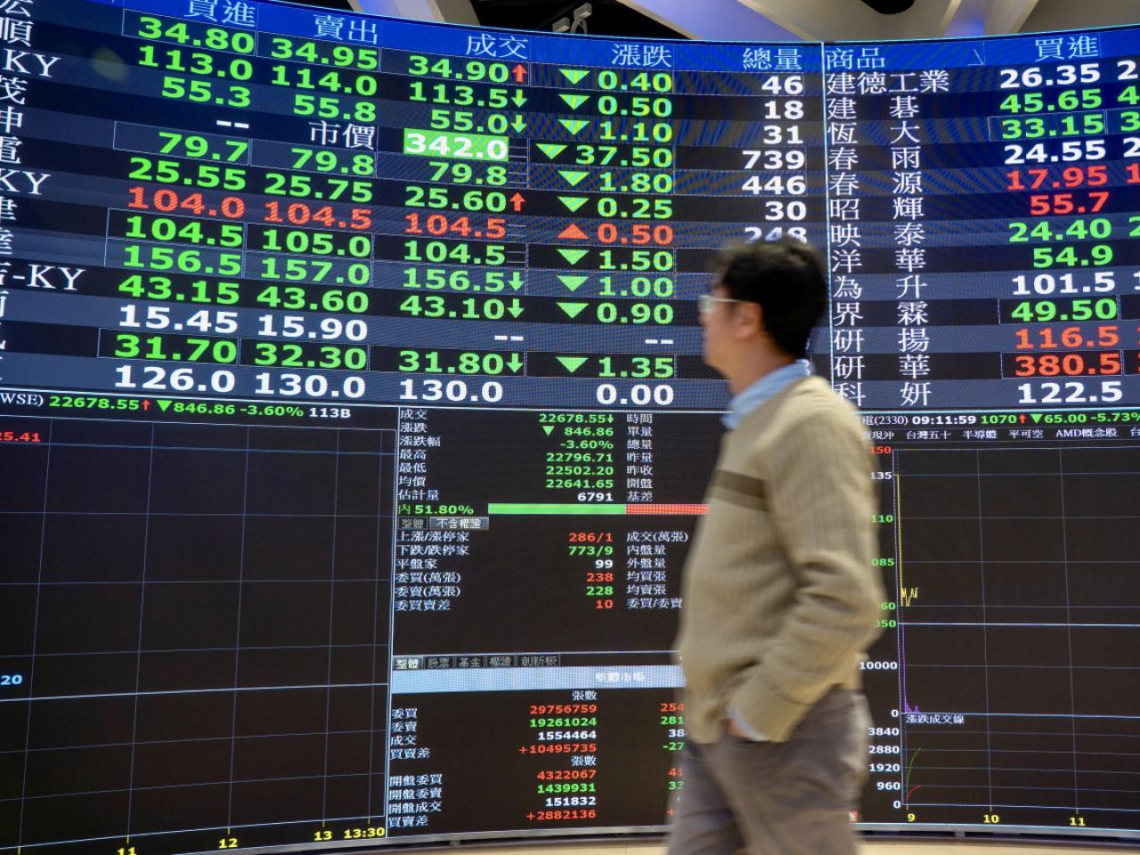 存股族快看！2026高息股有哪些？這兩檔殖利率衝破6%、它連39年配息，金融股、航運股誰被點名？