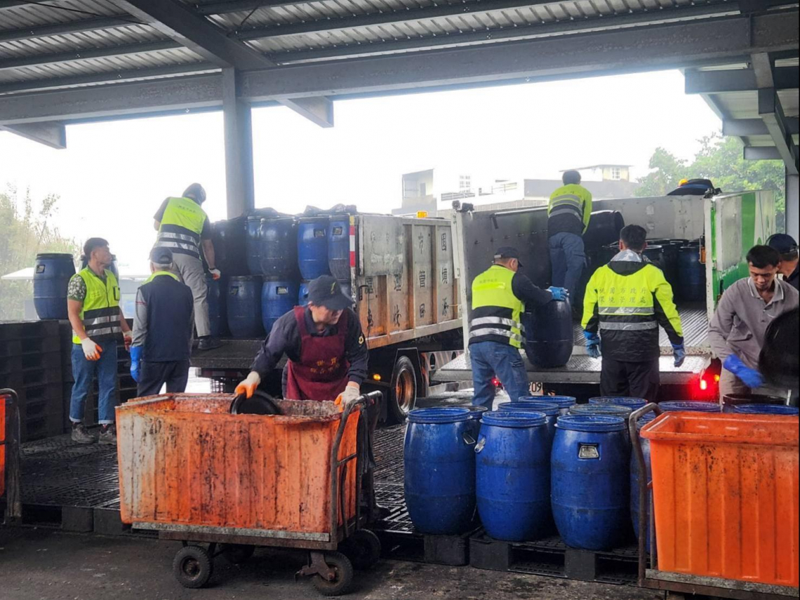 廚餘新制出爐！雙北「廚餘紅藍桶」再來怎麼分？禁養豬後廚餘分類、怎麼丟？台中、台南、高雄規定一次看