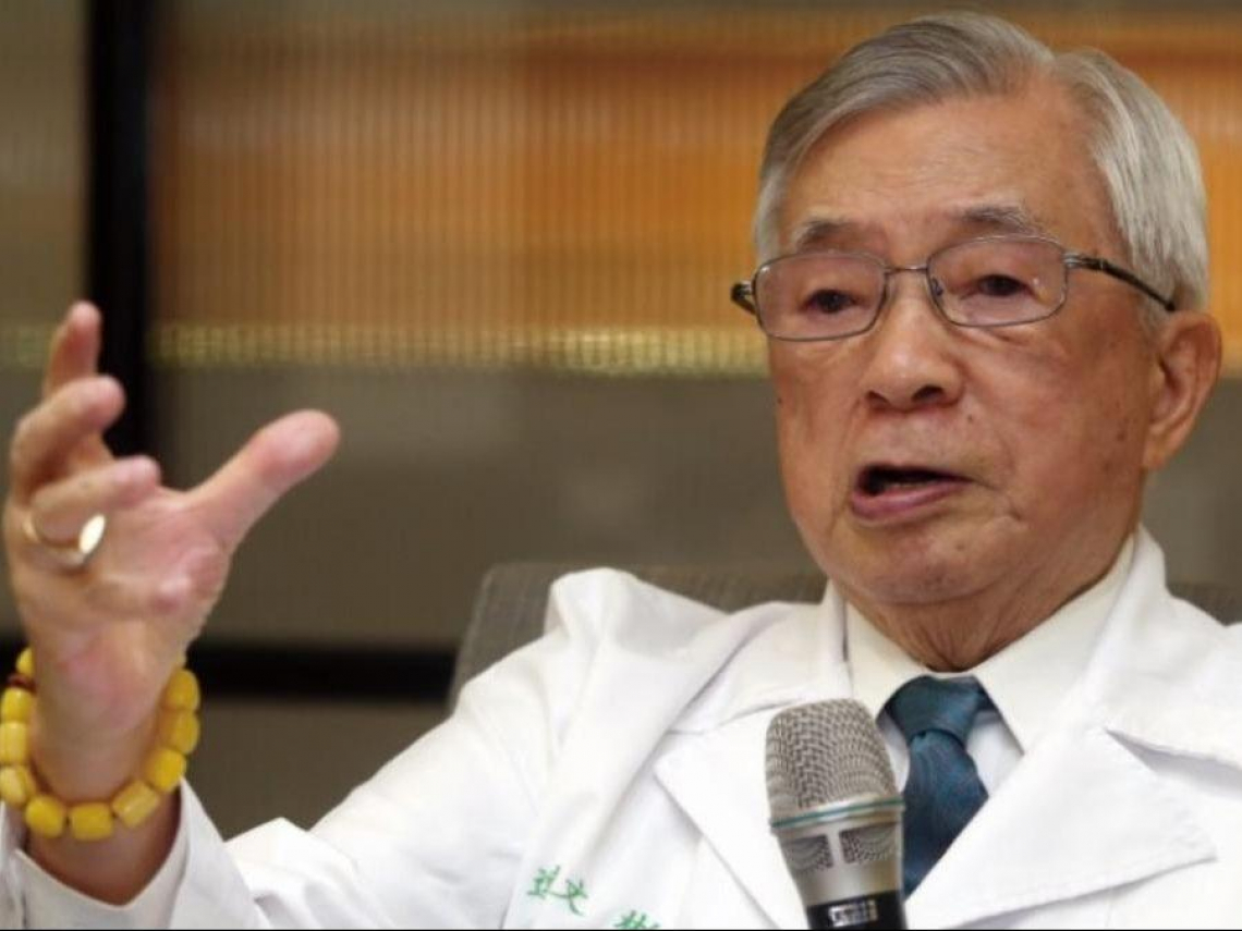 連文彬辭世享耆壽99歲…李登輝「御醫」沒架子，老病人：他90歲還趴地幫找證件，400萬退休金全捐