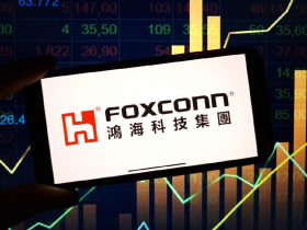 鴻海(2317)股價卡在230元上下還能抱？杜金龍：每晚8:30緊盯「2指標」抓買點，訊號一出「有機會再漲100元」