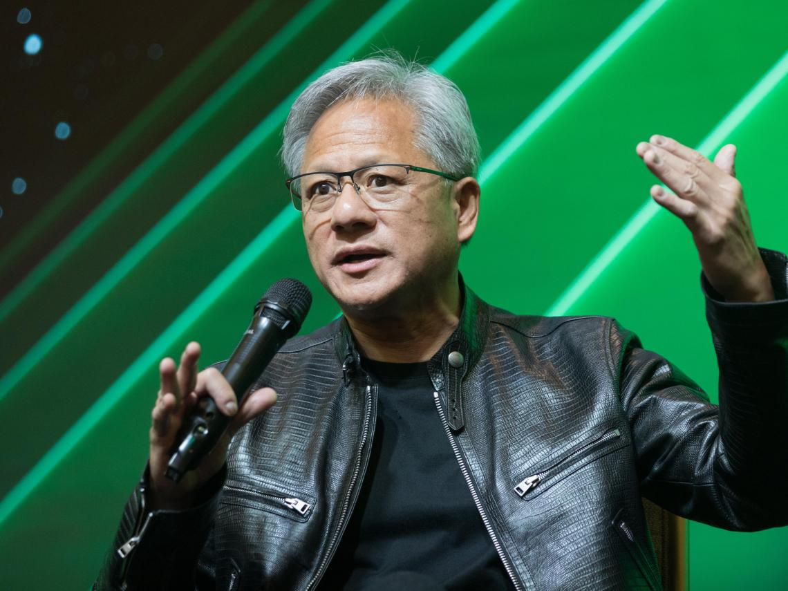 川普准了！同意輝達H200晶片可出口中國，條件「抽25%利潤」：確保美國家安全...曝習近平4字反應