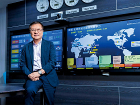 養出小金雞後一股不賣  飛德國悍退禿鷹  營收成長百倍      14年30併  樺漢朱復銓「一家人」經營學