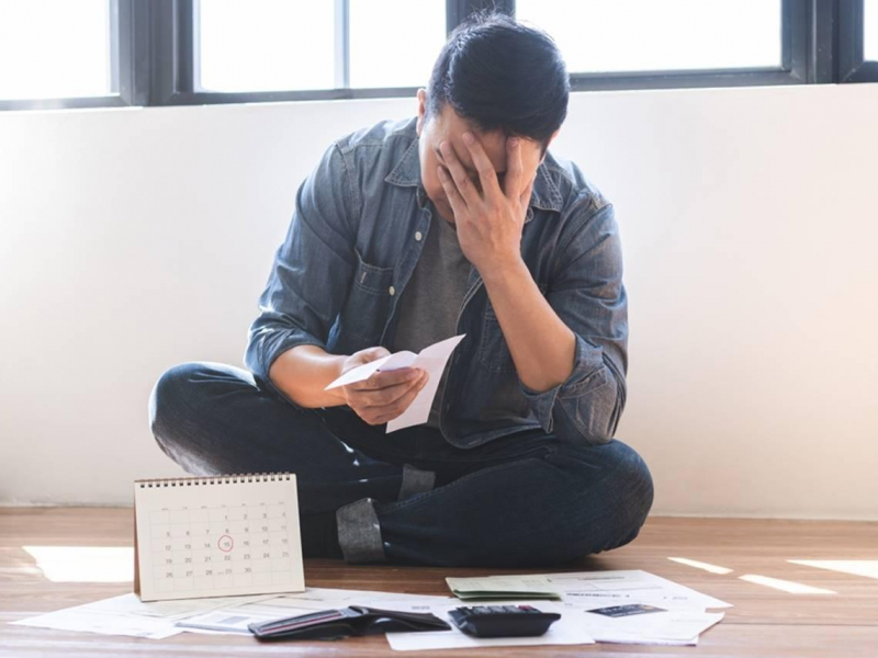 55歲存2千萬提早退休很安穩？他退休半年股市暴跌、租客搬光，資產蒸發1千萬...哀求下屬「讓我回去上班」