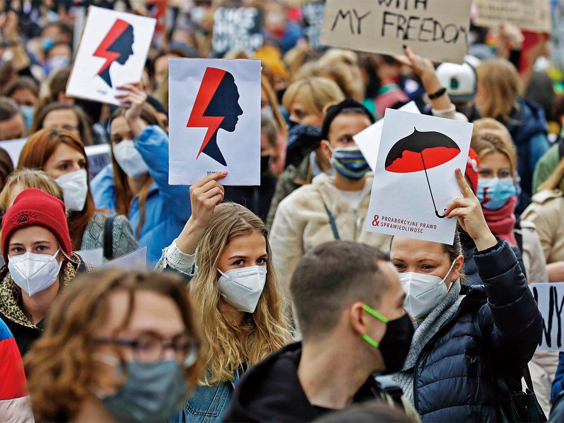 他山之石》憲法法庭遭染指、損害獨立性  波蘭女性痛失自主墮胎權 波蘭民主倒退 劇本在台重演？