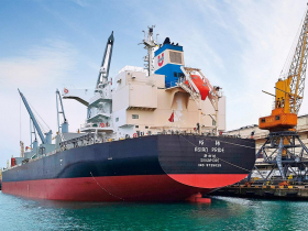 烏俄停火預期拉抬原物料行情  帶動運價指數攀高　BDI大漲  首選3檔散裝航運受惠股