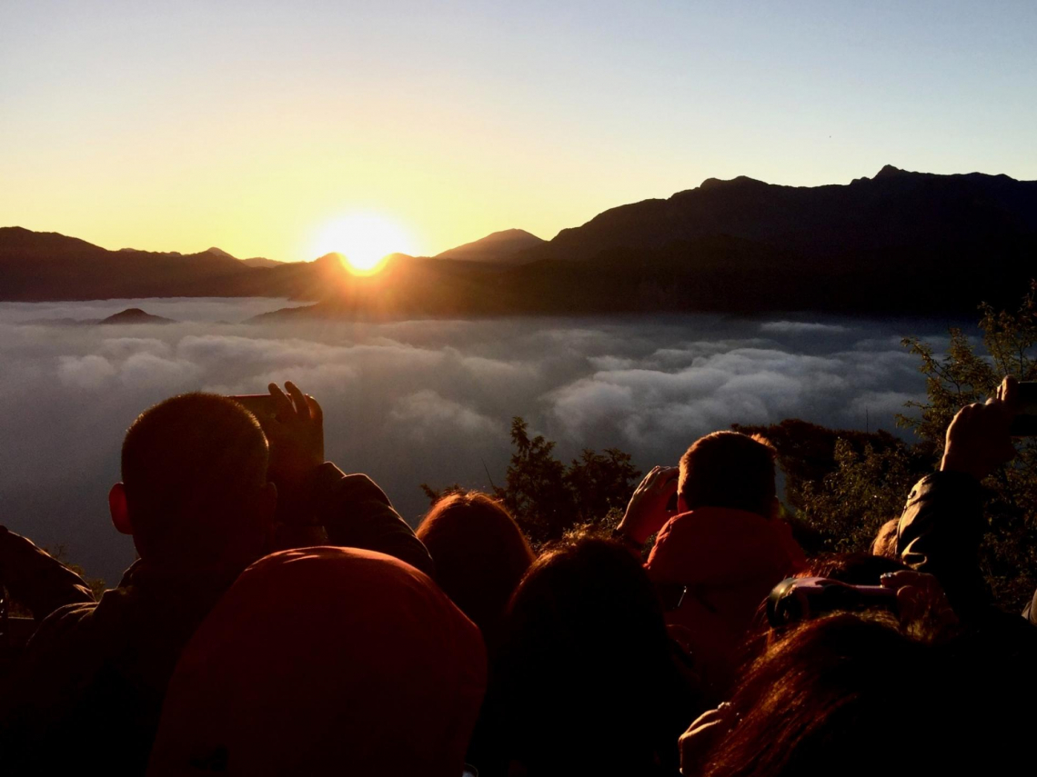 2026元旦曙光懶人包／阿里山祝山觀日列車12/18開搶！看日出音樂會、元旦升旗登七星山、領紀念品