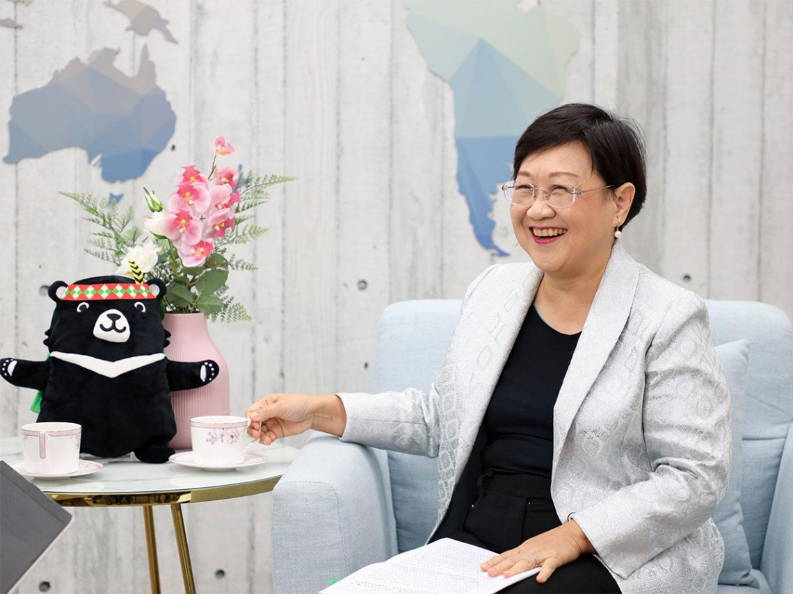 人才荒的全球賽局，從放寬攬才專法到培育僑生　僑委會：臺灣新國力來源從善待僑外生開始