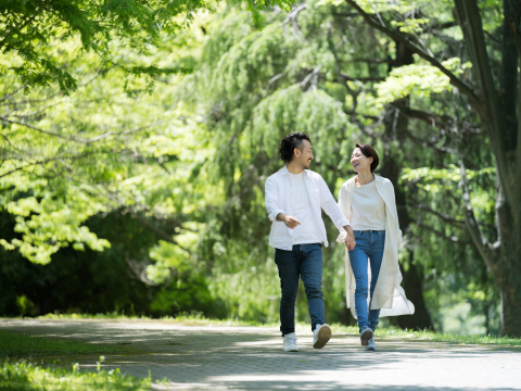 走路去商店、每小時站起來讓頭腦更敏銳、不怕老！打破壓力惡性循環，低強度運動「快走」最有效
