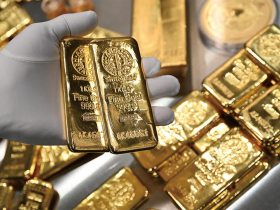 黃金布局 大驚奇一整年後   「黃金王子」籲投資人冷靜對待  楊天立：明年金價漲幅將打對折