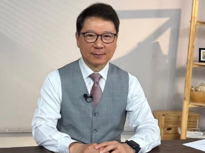 2026金融股買什麼？阮慕驊點名台新新光金和「這檔」CP值最高：殖利率衝6.6％、比珍奶還便宜，進出場時機全攻略