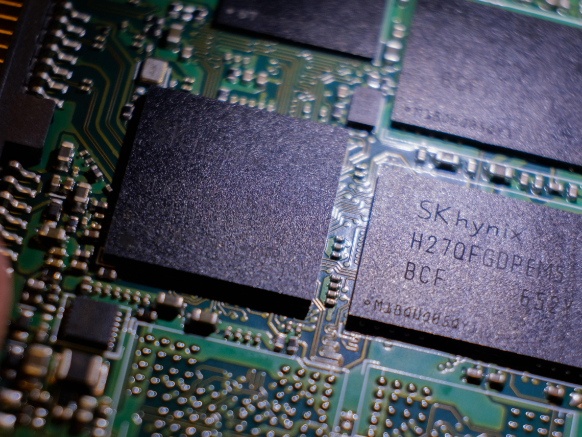 7年首見！韓媒喊三星、SK海力士毛利率「首度超車台積電」…DRAM恐缺貨到這時，記憶體黃金時代開啟？