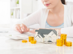 月薪10萬買不起房，月薪5萬卻可以？1公式算購屋能力！柯南看屋4心法：這「1張紙」才是社區好壞照妖鏡