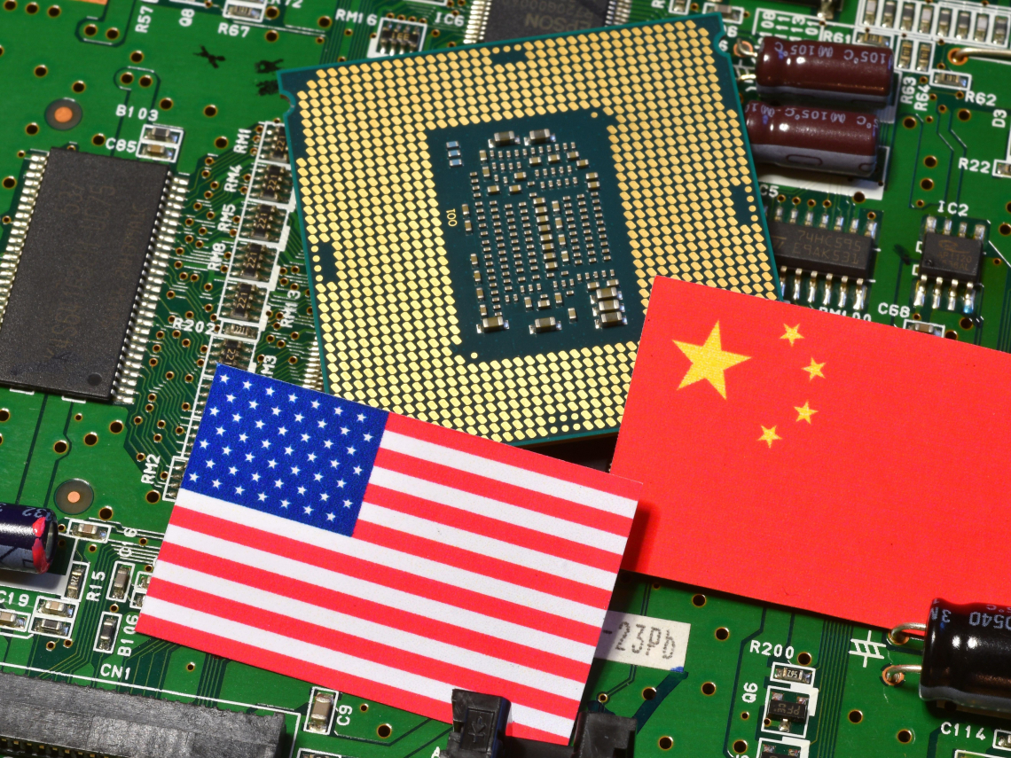 批中國「不合理」追求半導體產業主導地位，美國延後中國晶片加徵關稅，「這時」實施…對岸回應了