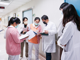 當疾病來敲門！ 從病程記錄到資訊易讀，如何為人生找到「好好活」與「好好走」的方法論？