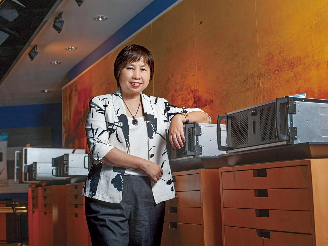 機殼界裁縫精準轉型秀 陳美琪 ╲ 勤誠興業董事長