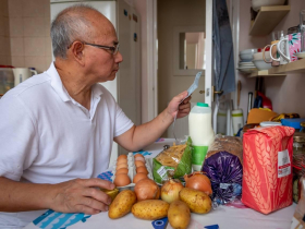 72歲獨居老人搶超商半價便當，走5公里看病省200元車錢…真實身分竟是「1億有錢人」！「裝窮」原因超心酸