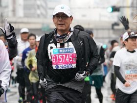 跑台北馬終點前抽筋，蔡明忠：應是最後一次參賽 年過60仍熱衷運動，那些跑步教蔡明忠的事