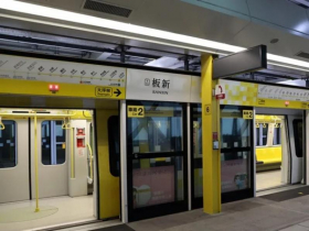 新北環狀線遇強震一度停駛！旅客深夜驚魂曝車廂內部照片「宛如恐怖電影」、受困超過1小時，走軌道驚險撤離