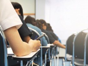 中國壟斷人才利器：規模化的科舉考試