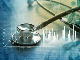 政策鬆綁、AI想像與降息趨勢共振  專家揭三面向利多  生技基金搭AI順風車  從反彈走向續航