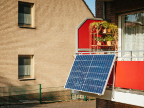 屋頂光電推不動、天災一來就停電？借鏡哥倫比亞能源轉型，微電網如何讓「救命電」留在社區