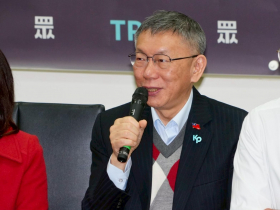 柯文哲現身立法院》被問「兩年條款」僅回「私下討論」，拜會傅崐萁挨虧「走政治沒揹兩三條案不會大尾」