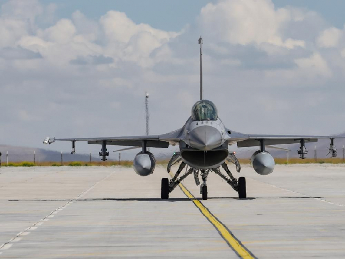 F-16墜機失聯，急墜最後畫面曝光…飛官辛柏毅蜜月返台才2天，72分鐘發生什麼事、空間迷向釀禍？