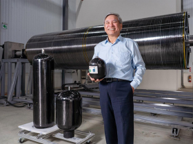 連「火箭阿伯」都震撼了！實驗狂魔老董領軍，益材高壓氣瓶從工業市場，一路做到火箭衛星，怎麼辦到的？