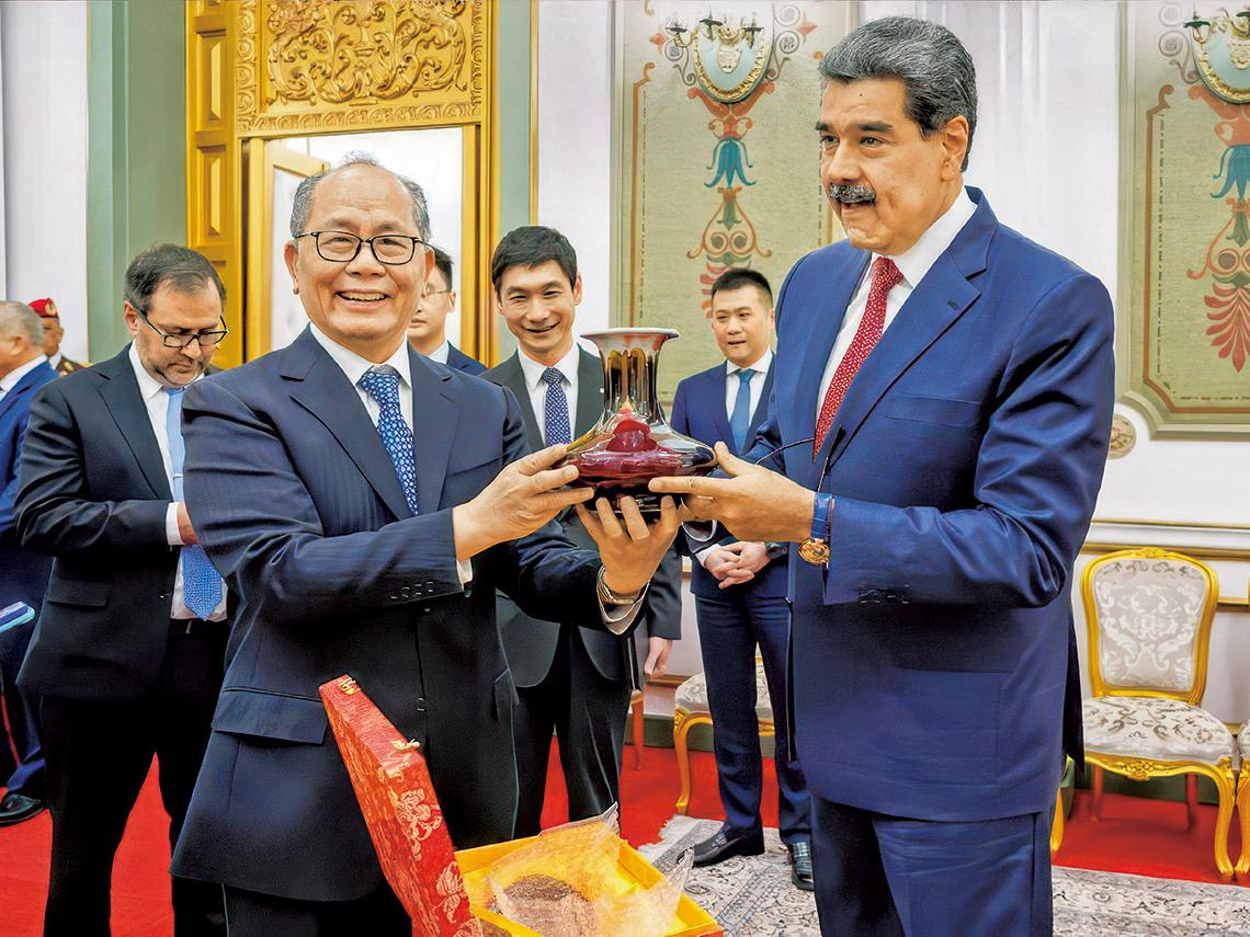 美軍2小時瓦解中共26年布局  習近平最大的反美兄弟沒了    透視馬杜洛被捕後的美中俄博弈