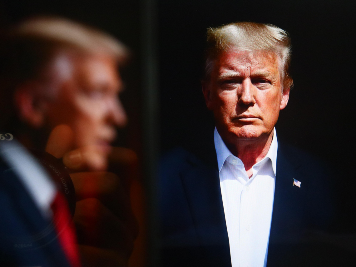 川普關稅合不合法1/9攤牌！美最高法院宣判會往哪走？「贏或輸」分析師等著看，牽動股市資金動向