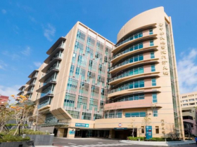 台中榮總遭爆無照醫材廠商「執刀手術」，醫在旁觀看還要患者「會痛要講」，受害者破百人…衛福部出手了