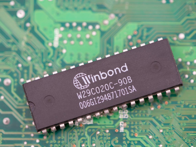 華邦電、力積電、南亞科列處置股會「跌到地獄」？DRAM要崩了？解析記憶體4天王：這1檔「2026獲利超乎想像」