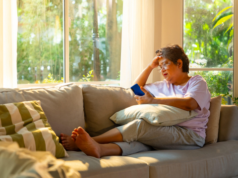 兒要她抵押養老窩幫周轉，不幫愧疚、幫了沒安全感…心理師給熟齡資產3原則：先顧自己，剩下才是遺產