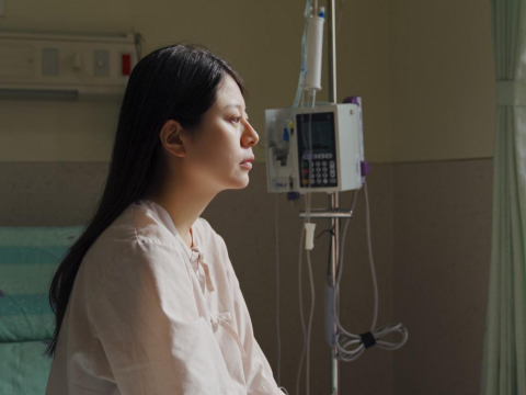 「罹癌像被世界遺棄」確診首年輕生率飆5.5倍！專屬心理諮商接住癌友與照顧者：不再讓你孤獨