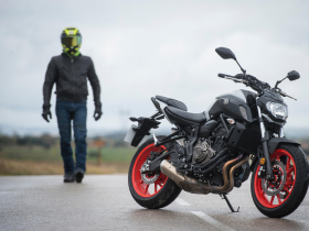 39年台灣山葉機車終結台日合資！由日本YAMAHA直營，功學社為何出脫股權？三陽、光陽雙雄對決來臨？