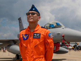 F16飛官找到了嗎？ DAY7黑盒子現陸續訊號！浮油能斷定位置？家人悲慟問神：辛柏毅說黑盒子得要找到