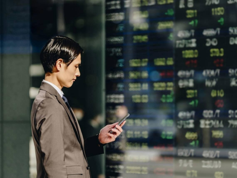 「死薪水沒未來」他用60萬滾出6千萬！看前輩為房貸、教育費窮忙…理工男揭密4投資法：進出場時機曝光