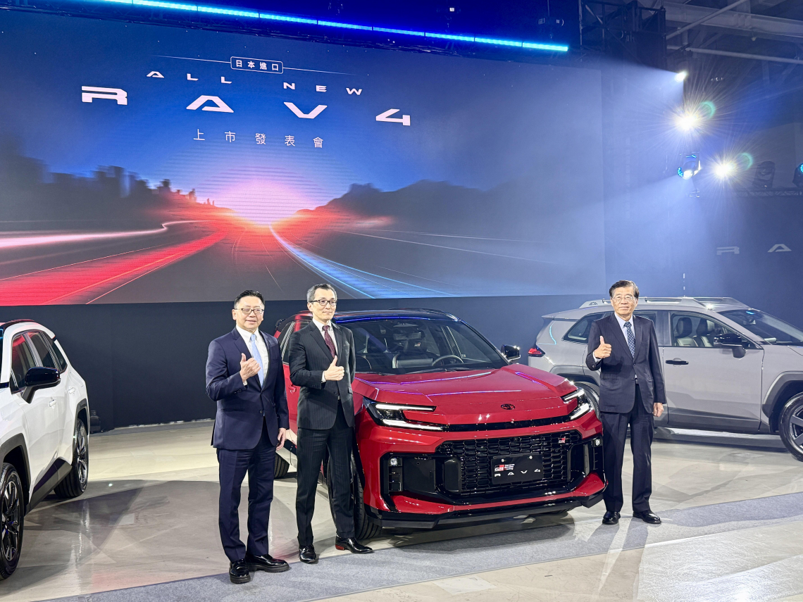 TOYOTA RAV4六代上市、售價104萬元起！和泰祭「實質價格降幅10%」強攻，蘇純興2026年車市打什麼算盤？