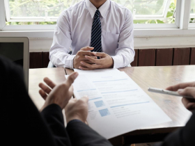 面試問「這句話」代價150萬？聊星座、婚姻竟觸法...揭密HR、主管絕不能碰的「18個地獄雷區」