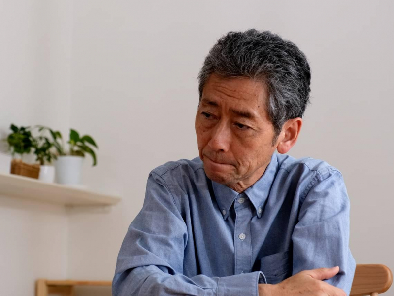 養老院倒閉變流浪老人！74歲翁淪落3坪雅房，存款600萬也租不到房：賣掉老家一生最蠢決定「沒房就沒尊嚴」