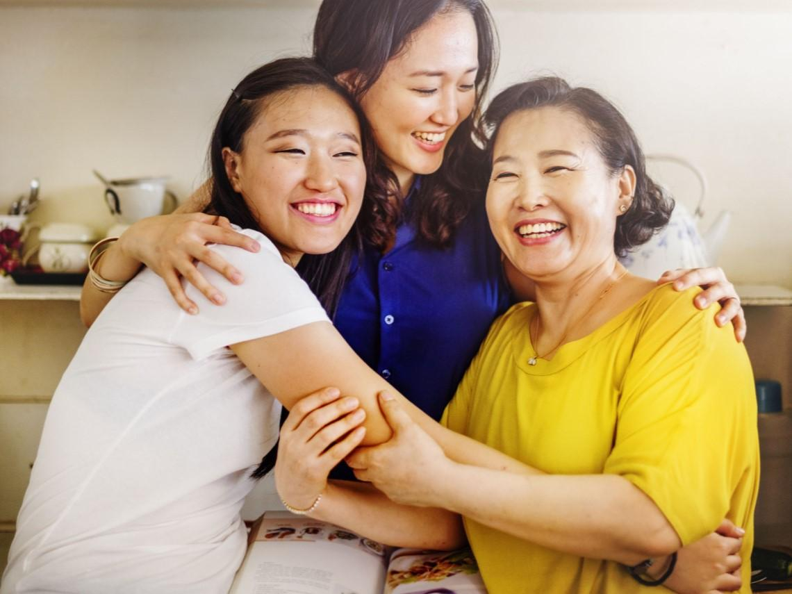 大掃除丟掉一台壞風扇，爸媽竟氣到徹夜未眠…心理師點3關鍵：讓「斷捨離」不再變親子戰場