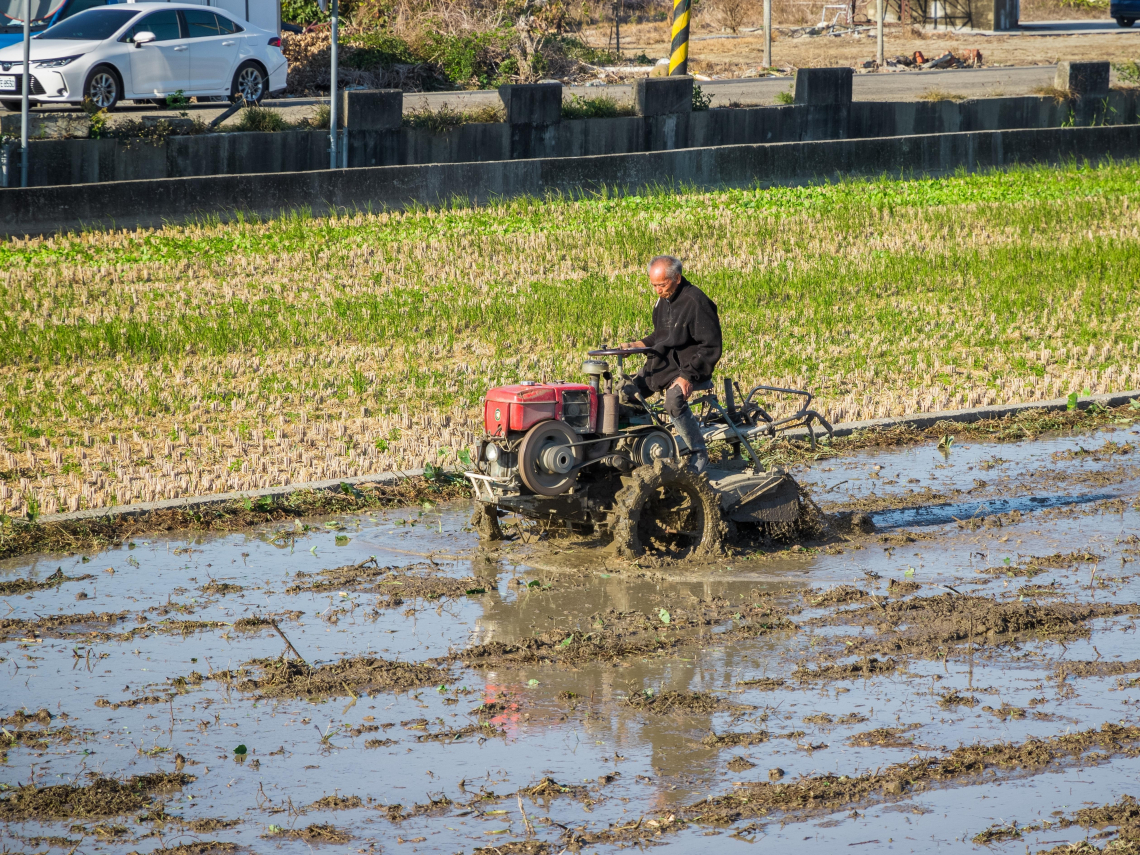 2026老農津貼領1萬！發放額度、排富規定有調整…多少人受惠？能同時領老年年金嗎？申請資格懶人包