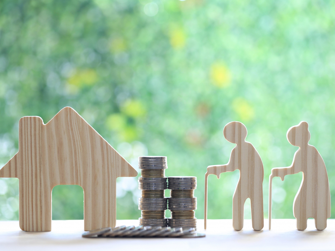 她缺退休金想「以房養老」，子女卻喊「我們繼承什麼？」律師點破：爸媽資產不是預留遺產