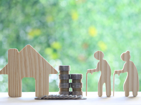 她缺退休金想「以房養老」，子女卻喊「我們繼承什麼？」律師點破：爸媽資產不是預留遺產