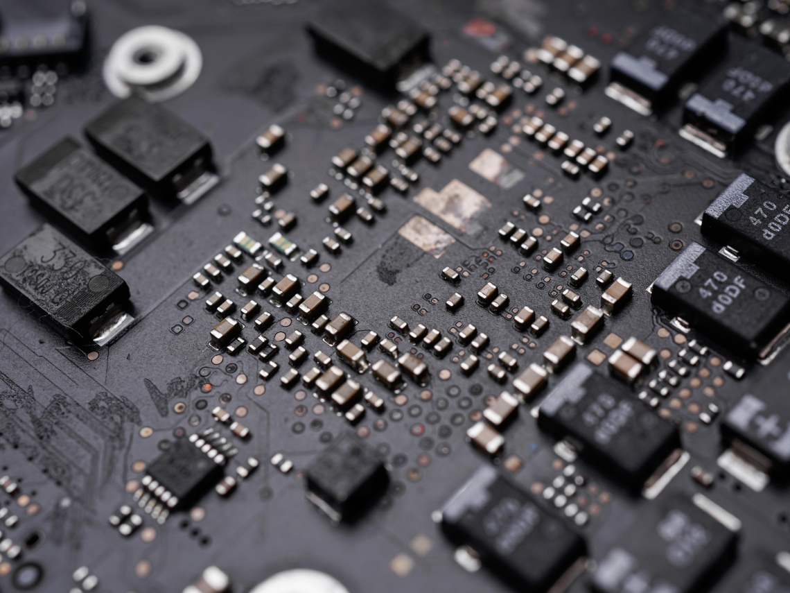 欣興(3037)、南電(8046)股價拚場狂飆，這檔還有35%甜頭！最新目標價曝光，盤點今年誰題材多