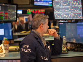 美股全重挫，科技股血流成河、恐慌指數VIX飆升禍首是他！台積電ADR爆殺4.45%，該買還是跟著砍？